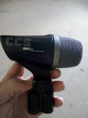 Micrófono de bombo, amplificador de bajo  AKG CCS D11  SE ACEPTAN CAMBIOS