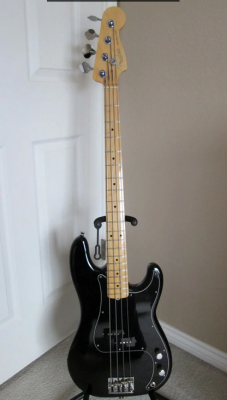 Fender precision bass