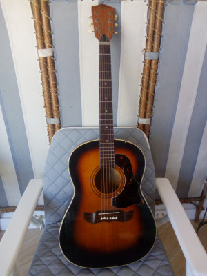 Guitarra acústica años 50