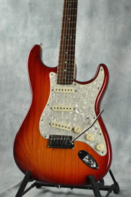 Cambio American Deluxe Stratocaster.