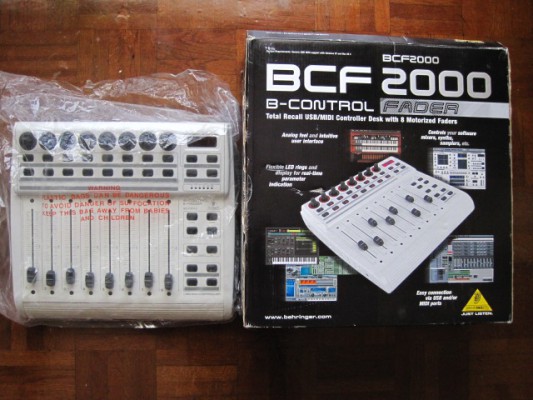 Vendo BEHRINGER BCF2000 WHITE controlador DAW