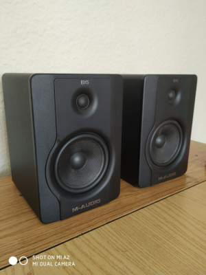 monitores M audio Bx5 D2