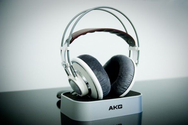 AKG 701 / Auriculares de estudio