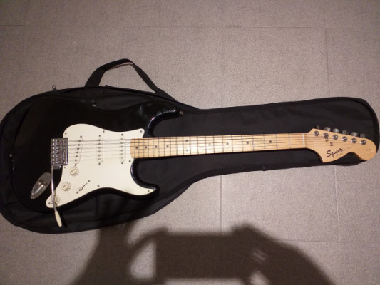 Squier Affinity stratocaster por Squier Bullet Hard Tail
