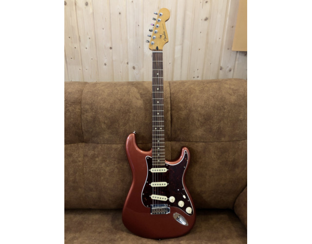 FENDER STRAT PLAYER PLUS SSS comprada hace 2 meses