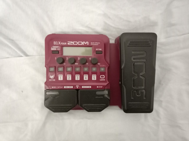 Zoom B1x four
