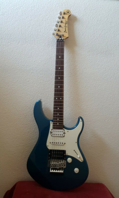 Buscando Yamaha Pacifica 621 azul metálico (años 90)