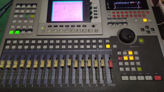 Estacion de mezcla y grabación digital Yamaha