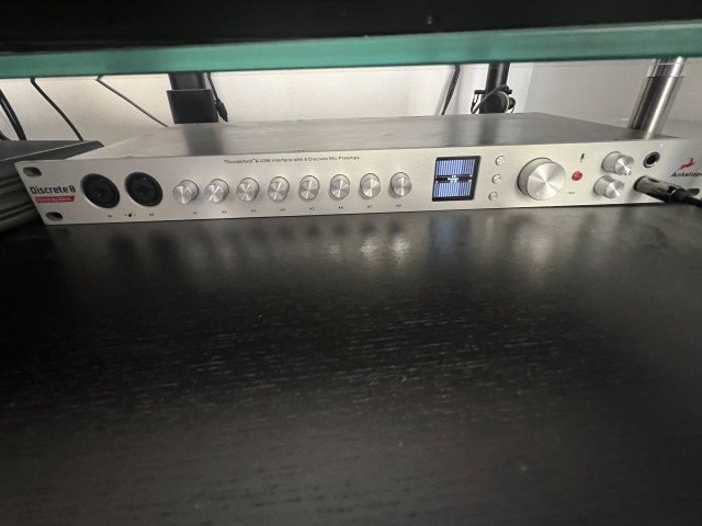 Antelope audio discrete 8 si ergo core más plug ins