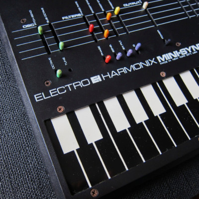 Electro-Harmonix Mini-Synthesizer EH0400