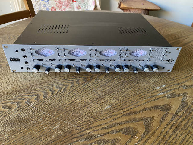 UAD 4-710D Twin-Finity