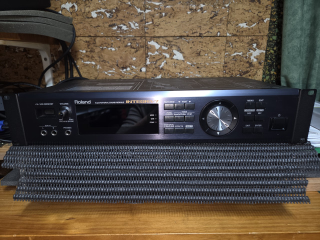 ROLAND INTEGRA7