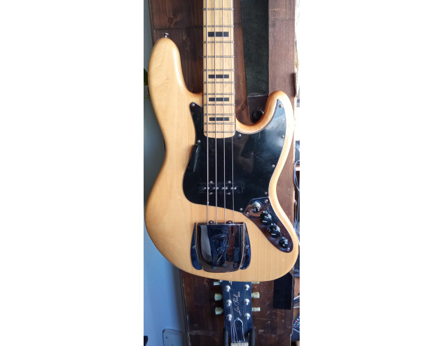 Squier Classic Vibe 70 Jazz Bass Natural