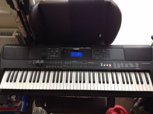 Vendo (o cambio) teclado Yamaha EW400