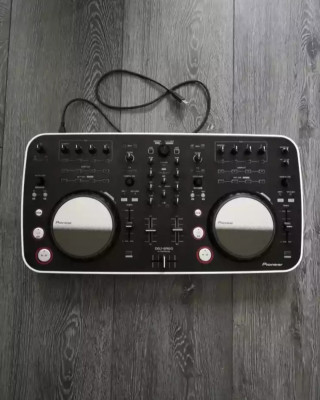 Pioneer DDJ Ergo V y AKAI MPD26