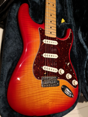 Fender Standard Stratocaster Plus top