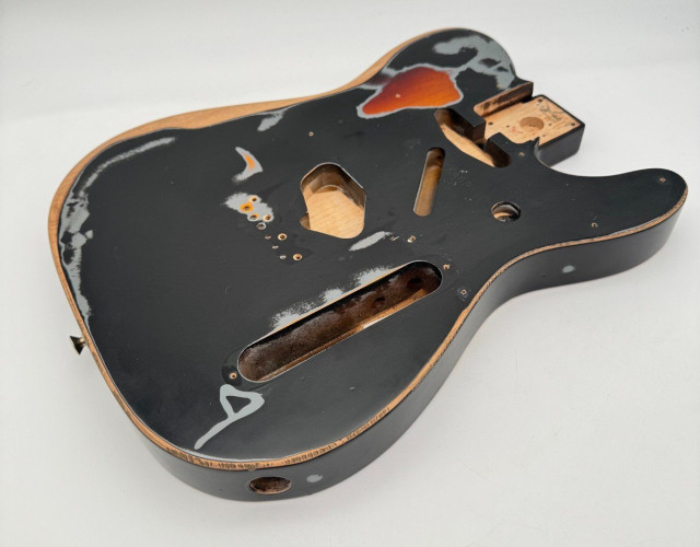Cuerpo y piezas sacados de una Fender Telecaster Joe Strummer