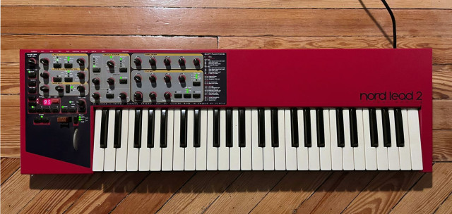 Clavia Nord Lead 2