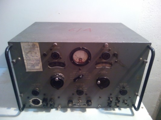 Generador de señales RF TS-419A U 900-2100 MHz CW. Equipación Militar.