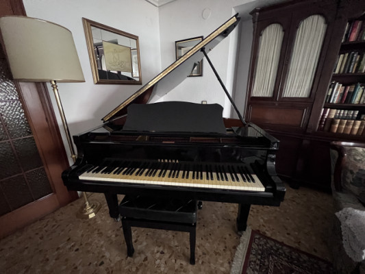 Piano de cola Yamaha C3