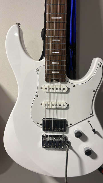 Cambio Yamaha Pacífica Standard Plus. CAMBIADA