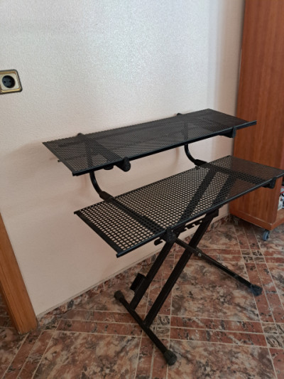 Soporte metálico Guil para 2 teclados con dos bandejas y regulable altura