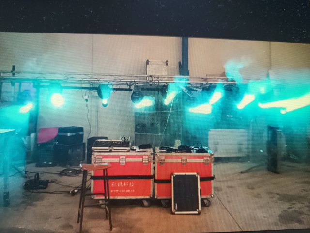 Scaner moviles TS-255 + mesa DMX Pilot -2000