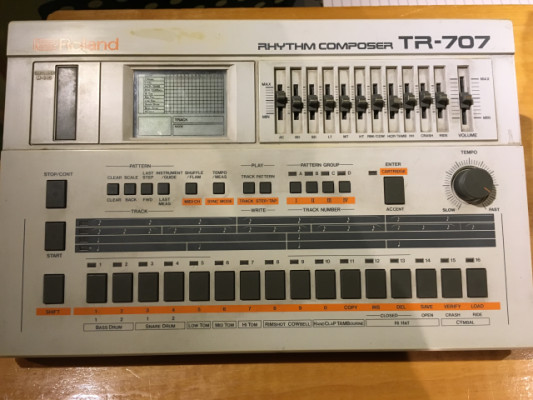 Roland TR707