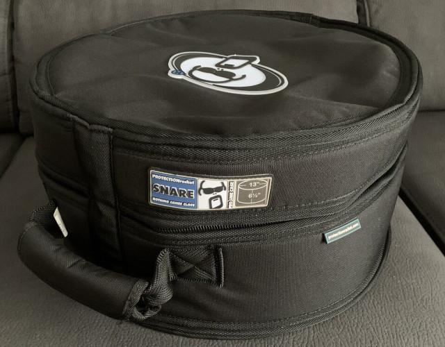 Funda Caja Protection Racket de 13"x6,5"