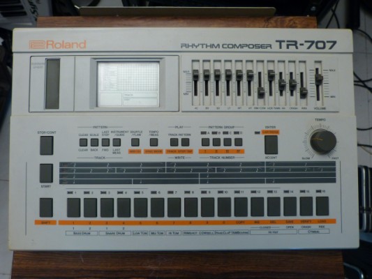 Caja de ritmos Roland TR-707