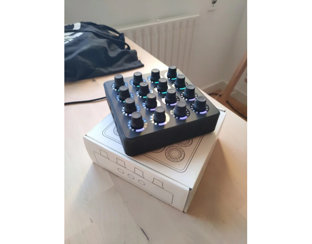 DJ TECHTOOLS Midi Fighter Twister