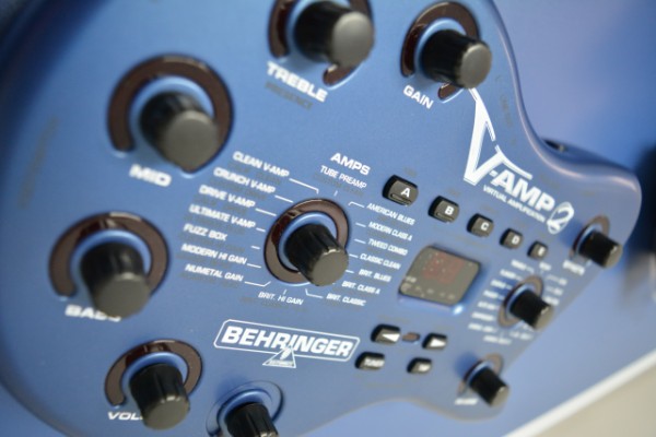 Behringer V-Amp 2 (simulador de amplificadores y efectos)