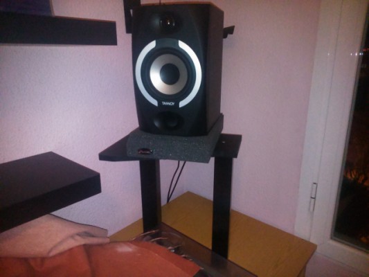 Monitores Tannoy Reveal 501A
