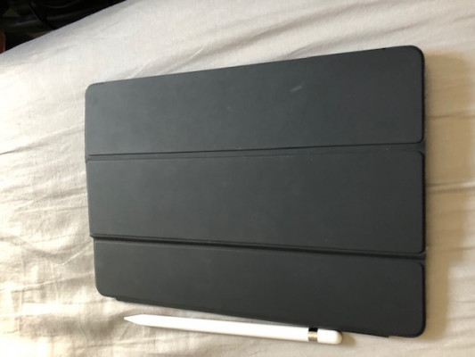 Ipad pro 9.7 256 gb wifi + Apple Pencil + Smart Keyboard