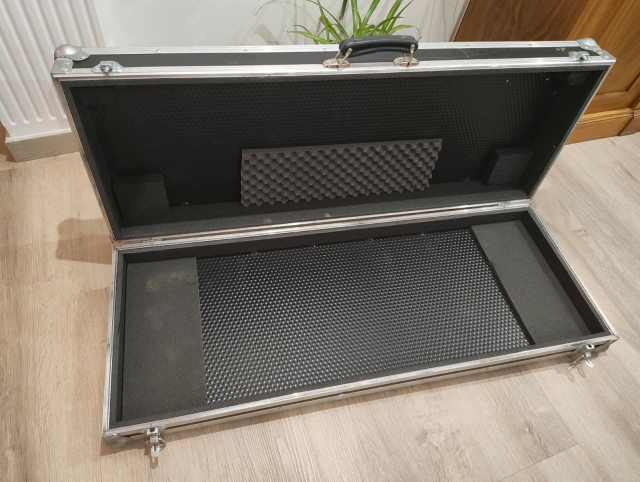 Vendo Flightcase para teclado de 61 teclas