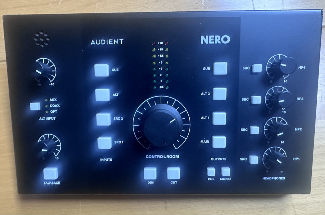 AUDIENT NERO Control de monitores