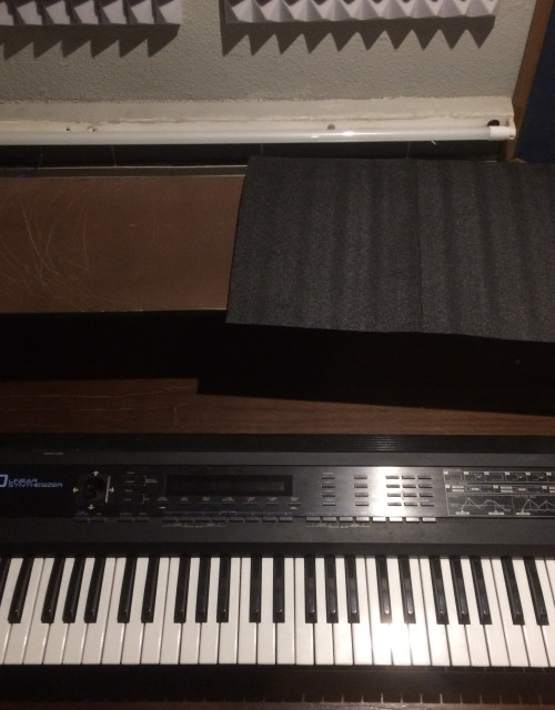 Sintetizador Roland D-50 de 1987, en perfecto estado