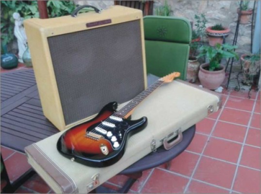 Fender Artist Series Stratocaster SRV (Stevie Ray Vaughan signature).