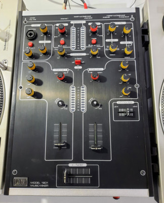 Mesa Analogica UREI 1601 - Scratch / Batalla