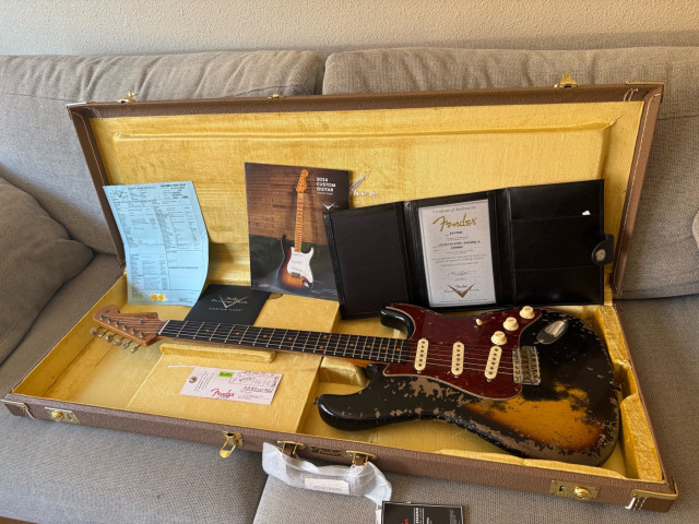 Fender 1960 Stratocaster Roasted Super Heavy Relic Limited Edition 2024 - Black over 2T sunburst Ron Ellis Pickups