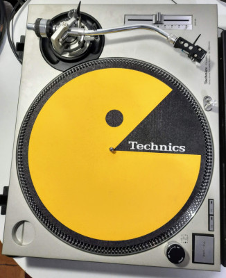 Pareja TECHNICS SL-1200MK2