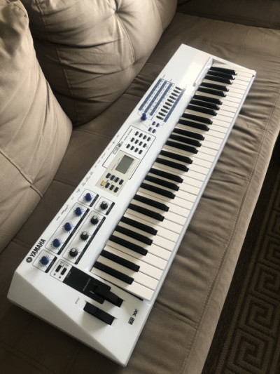 Yamaha CS2-X - Customizado en Blanco