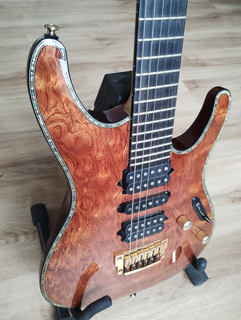 IBANEZ SIX70FDBG-NT.Pastillas DIMARZIO