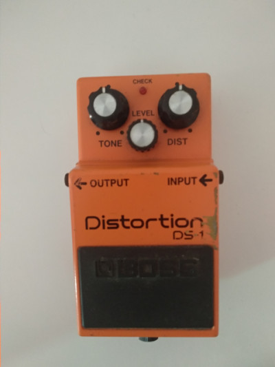 Boss DS-1 Distortion (Reservado)