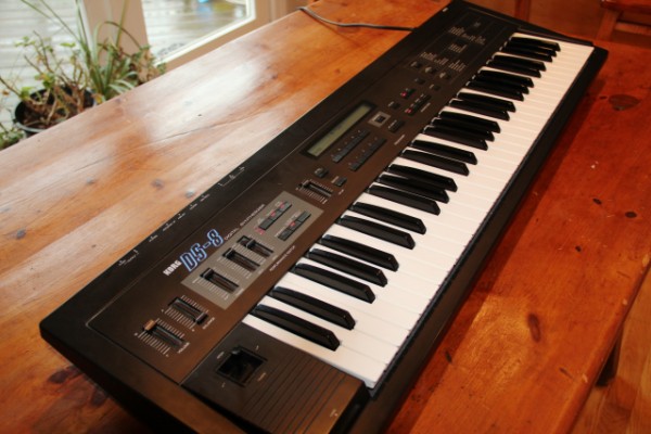 sintetizador Korg DS-8
