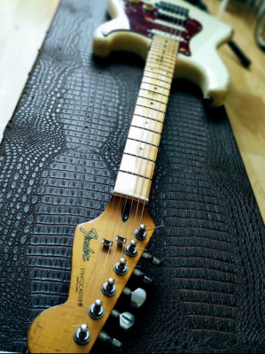 Fender Stratocaster Japon 1984