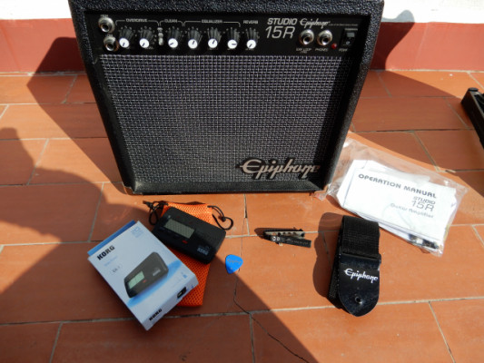 (Rebajado) Epiphone Special II, amplificador y accesorios.