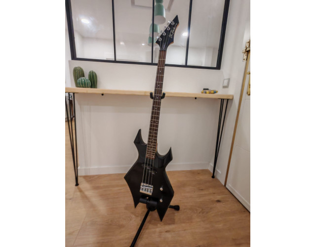 Bajo Eléctrico BC Rich Warlock + flightcase Rockcase