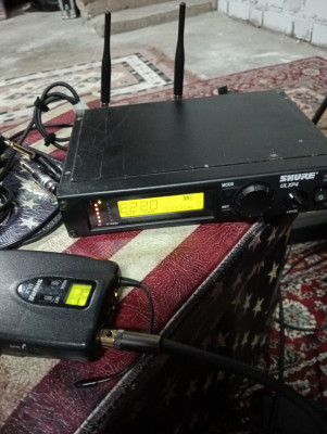 Inalámbrico Profesional para guitarra  Shure ULXP4 + Rack compack 2 unidades