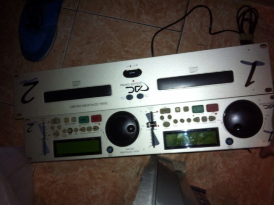 Reproductor cd doble AC control